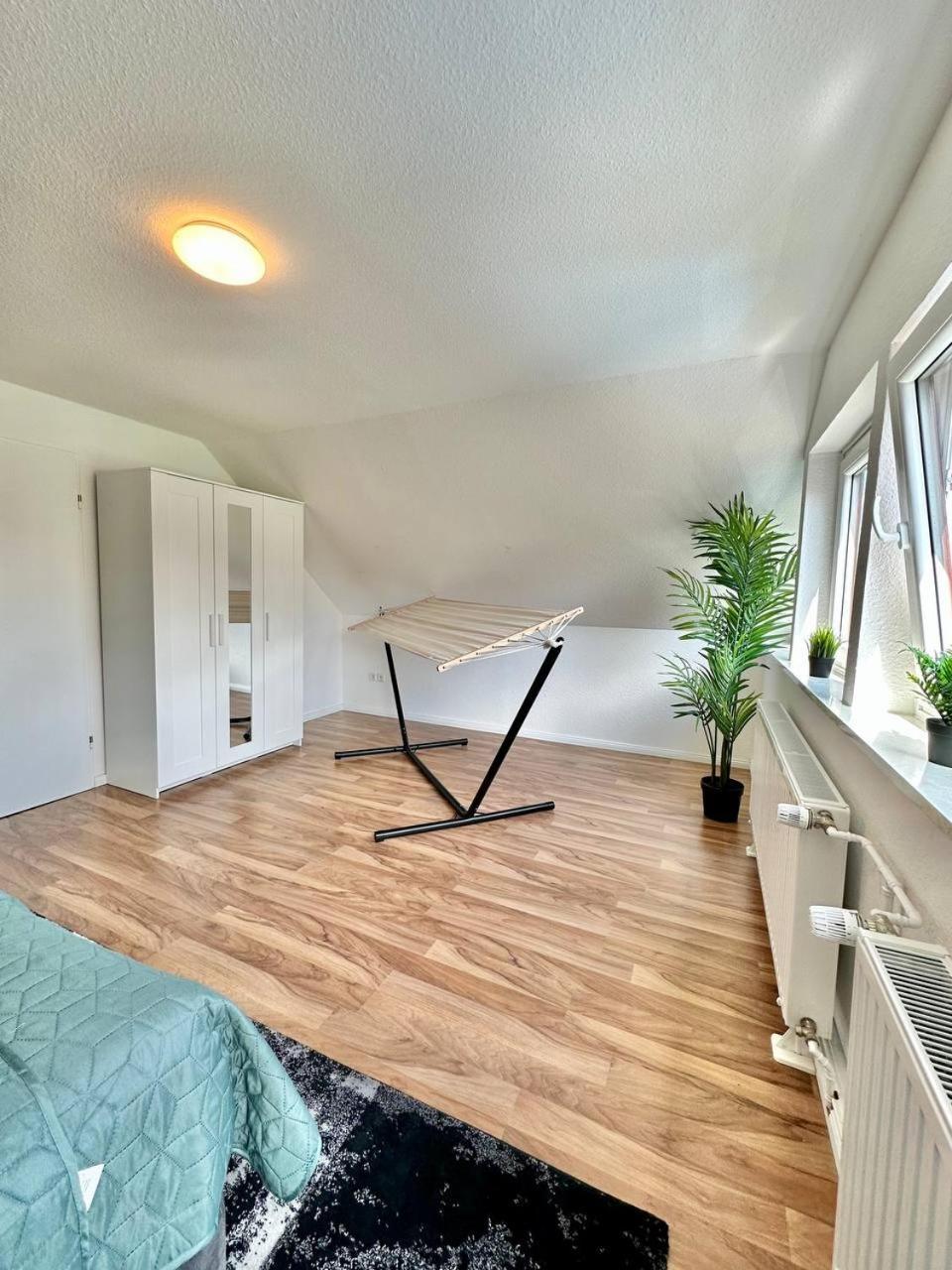 Grosses City-Ferienhaus Mit Terrasse, Grill Und Parkplatz F19 Oldenburg Eksteriør bilde
